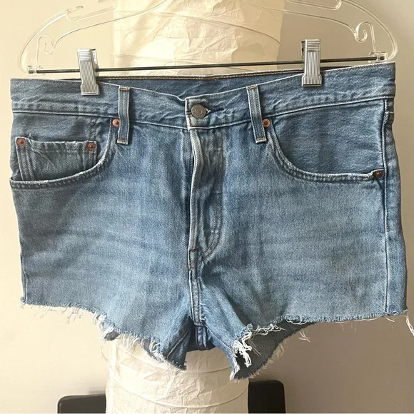 Levi's 501 High Rise Button Fly Denim
Distressed Raw Hem Shorts Sz 30 - Picture 2 of 11